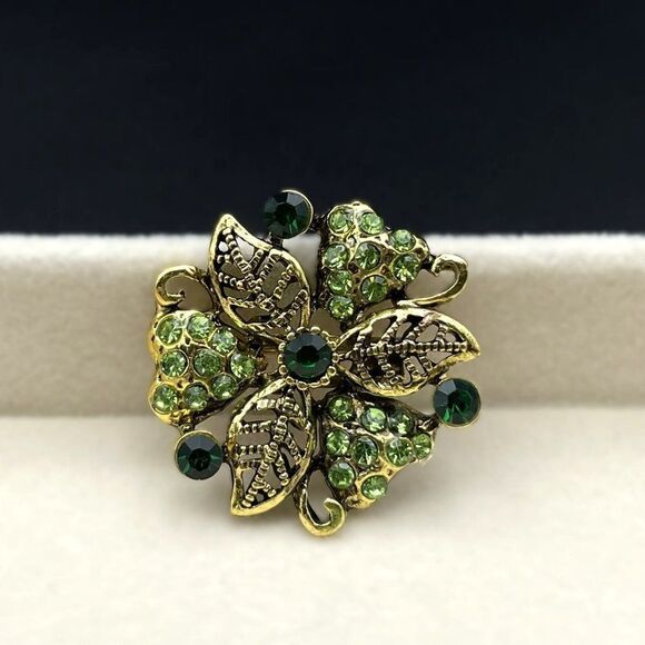 Yellow Gold with Emerald and Peridot Green Crystal Floral Leaf Pin Back Brooch - Picture 3 of 7